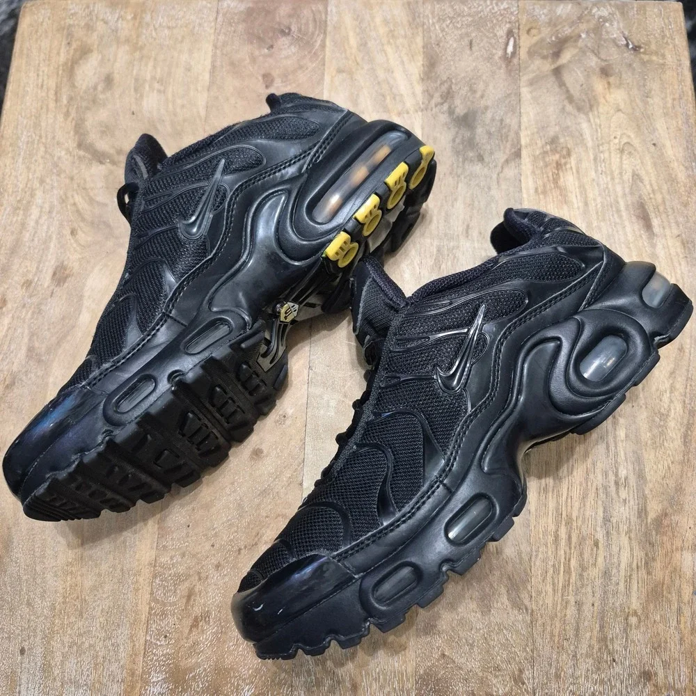 Nike Air Max Plus Kids‎ Size 6.5Y Black Good